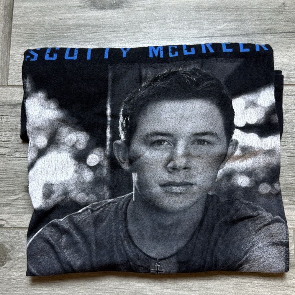 Hanes Heavyweight Youth Boys' Scotty McCreeryโShort Sleeve T-shirt Black Large